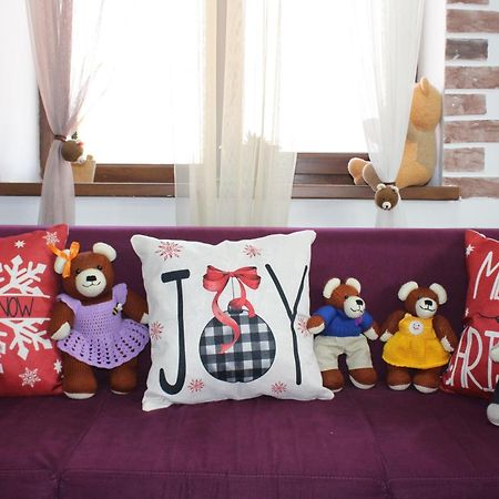 Bears And Berries Hotel Berd Kültér fotó
