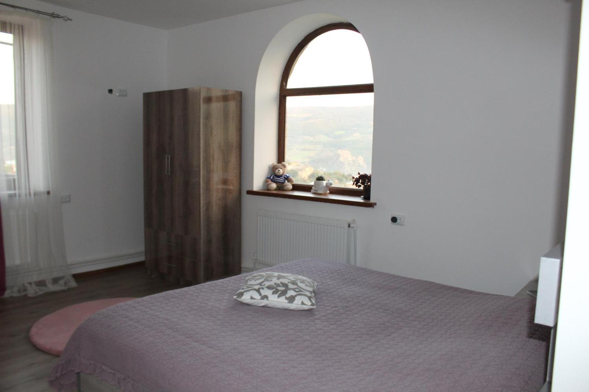 Bears And Berries Hotel Berd Kültér fotó